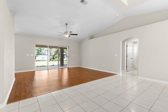 Building Photo - 22 Rocking Horse Dr