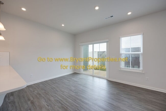 Building Photo - 632 Exmoor Dr