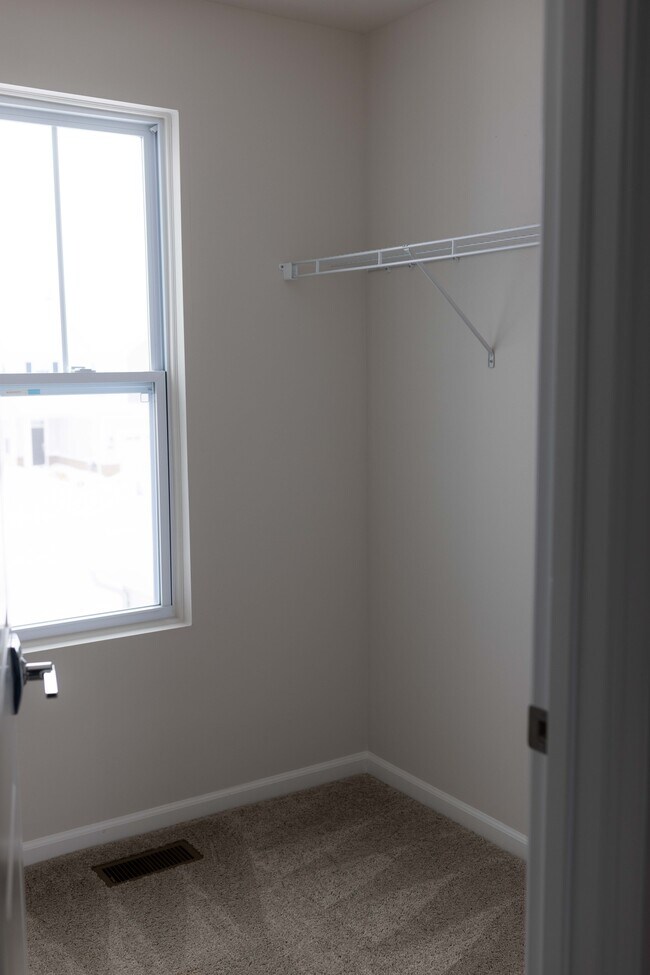 Building Photo - 1903 Salt Springs Dr