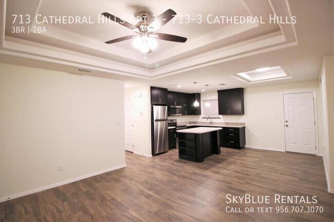 Building Photo - 713 Cathedral Hl