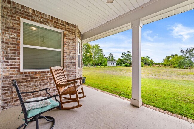 Building Photo - 173 Tournament Ln