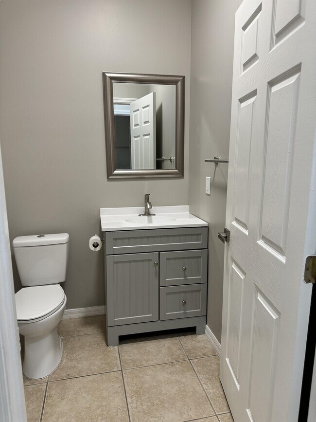 Building Photo - 1722 NW 5th St