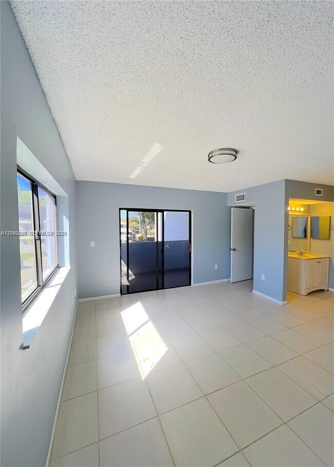 Building Photo - 8888 SW 131st Ct