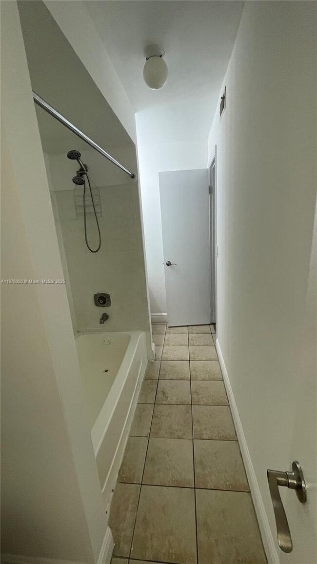 Building Photo - 1247 SW 46th Ave