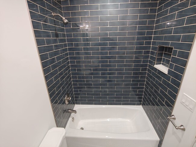 Bathroom - 3535 W North Ave
