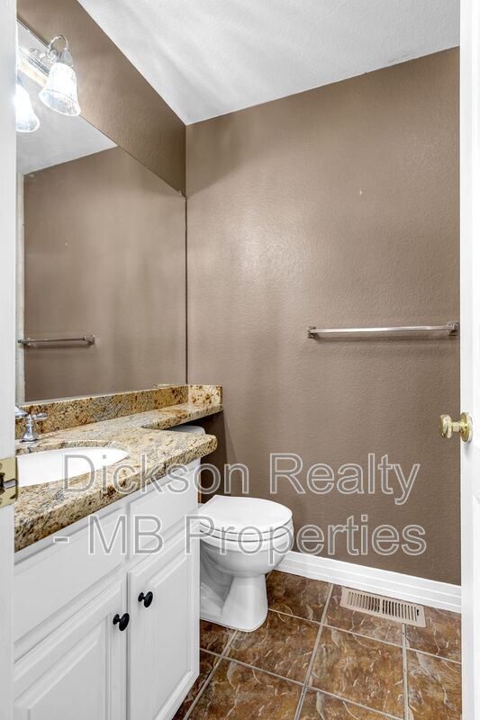 Building Photo - 7117 Heatherwood Dr
