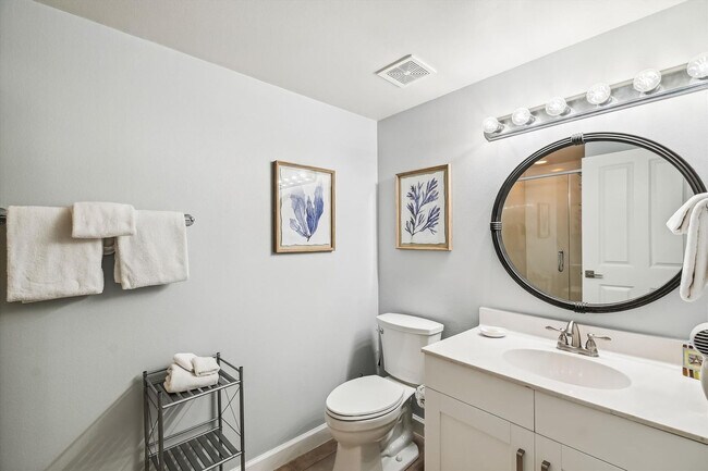 Building Photo - 104 Gulfside Ct