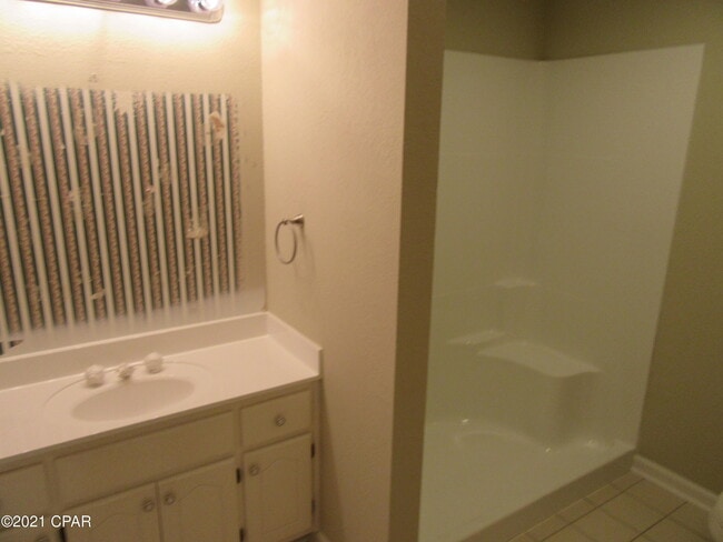 Building Photo - 7302 Rodgers Dr