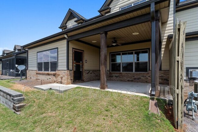 Building Photo - 213B Bell Heather Lane