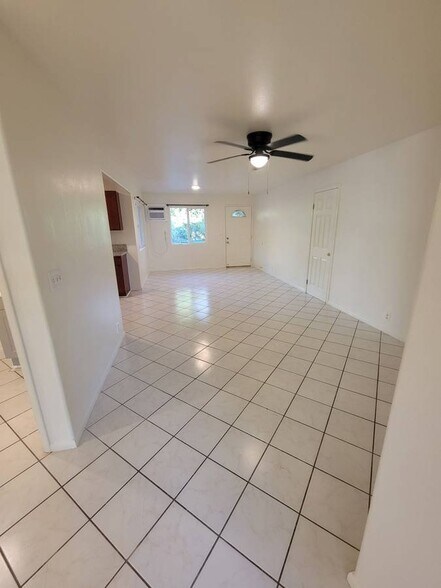 Building Photo - 310 Humupea St