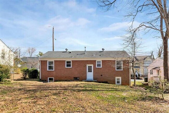 Building Photo - 105 Piedmont Ave S