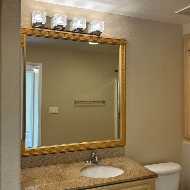 Building Photo - For Lease ~ 1 Bedroom 1 Bath 4th Floor Watermarke Condo in Irvine