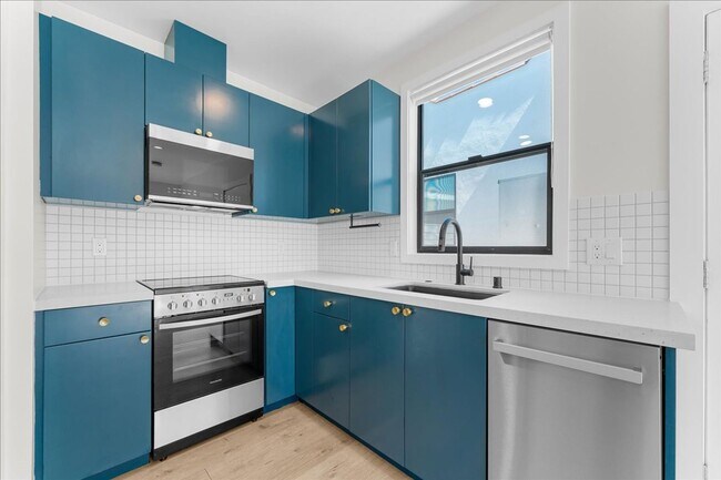 Building Photo - 3379 N Eagle Rock Blvd