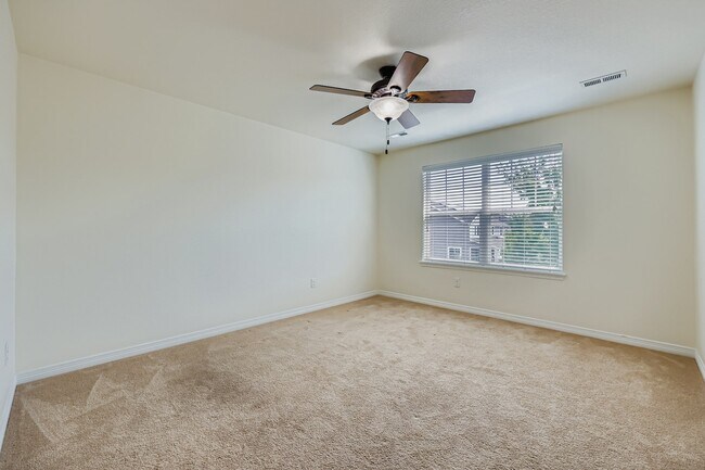 Building Photo - 14810 Vienna Cir
