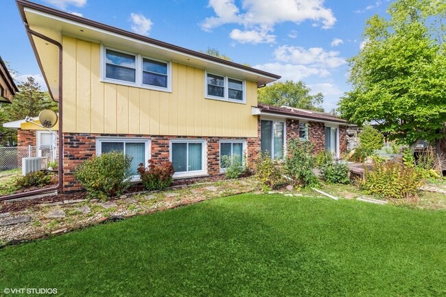 Building Photo - 13633 Cherry Ln
