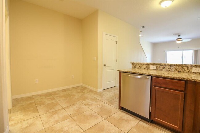 Building Photo - 4125 Shadetree Ln