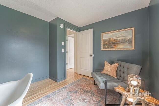 Building Photo - 1011 NE 82nd Ave