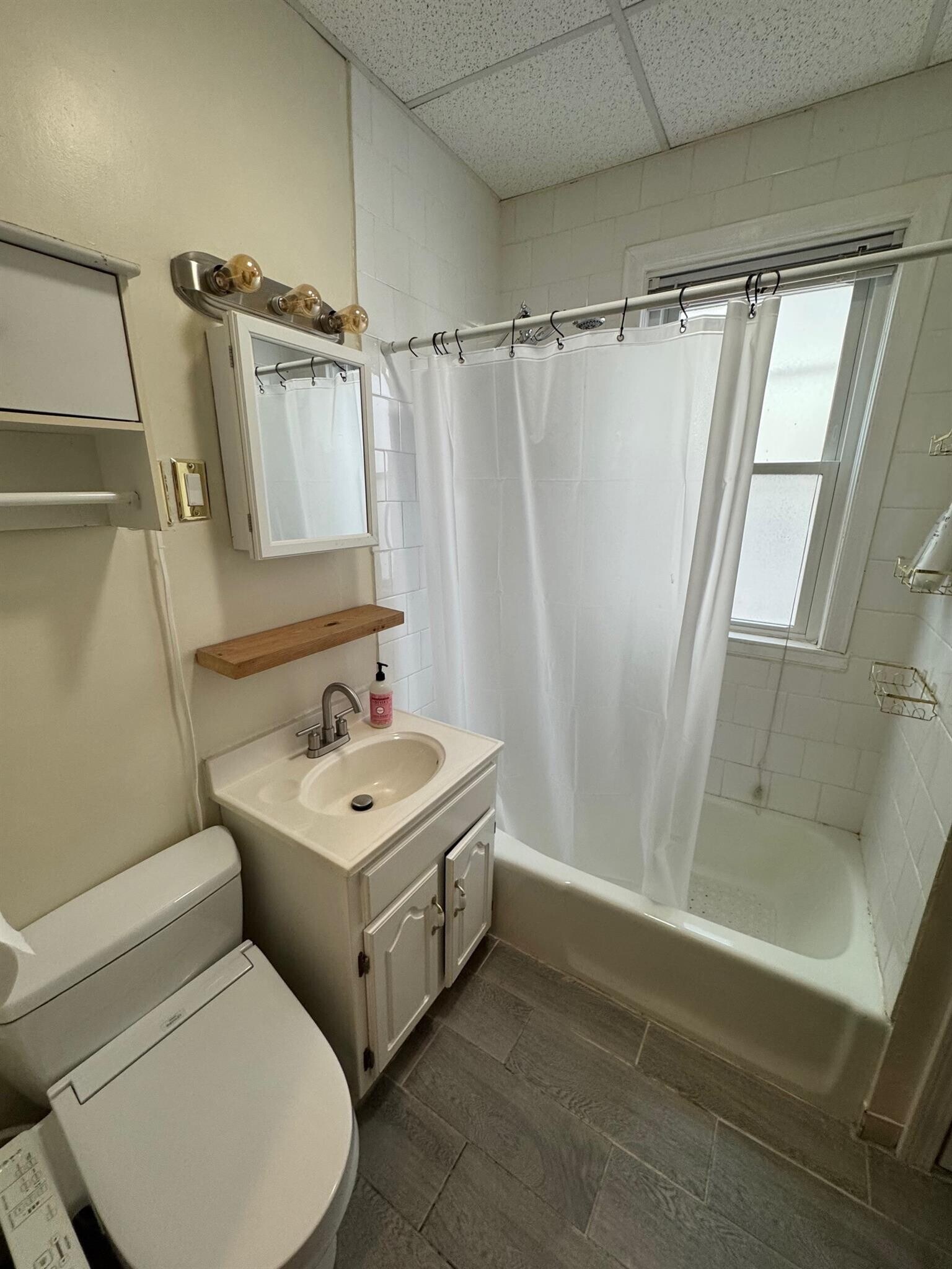 Building Photo - 22 Spencer Ave