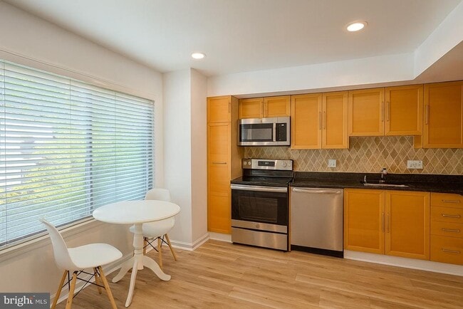 Building Photo - 10707 Muirfield Dr