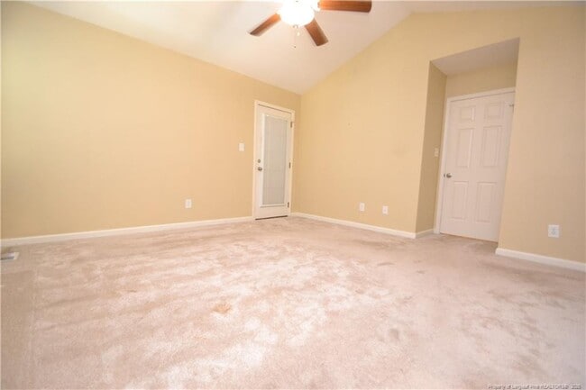 Building Photo - 5909 Royal Coach Ct