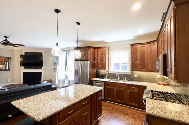 Building Photo - 612 N 30th St