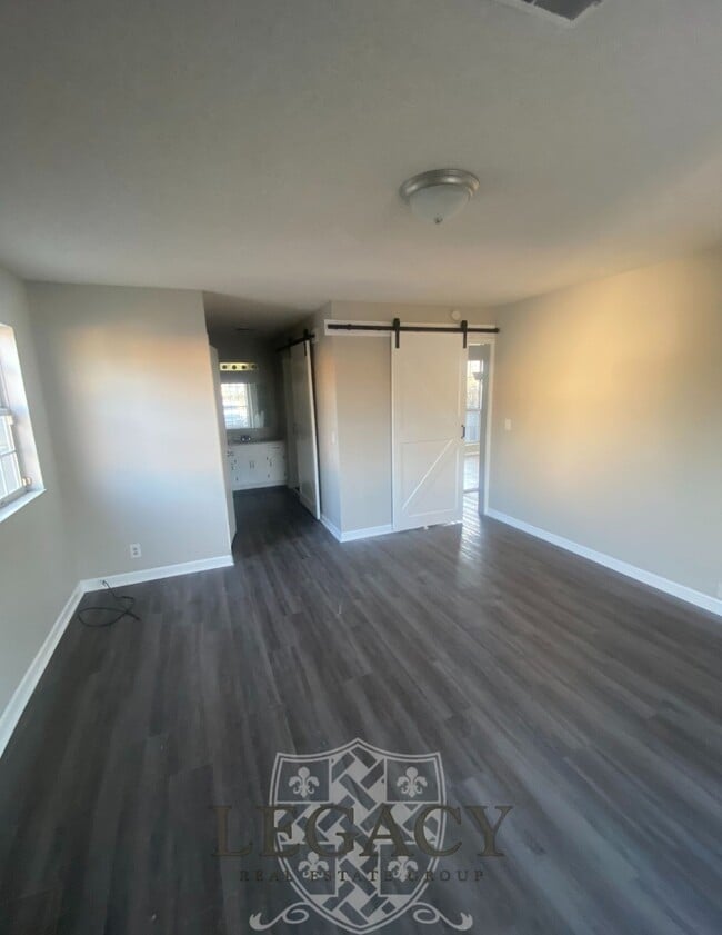 Building Photo - 2925 Sheana Way