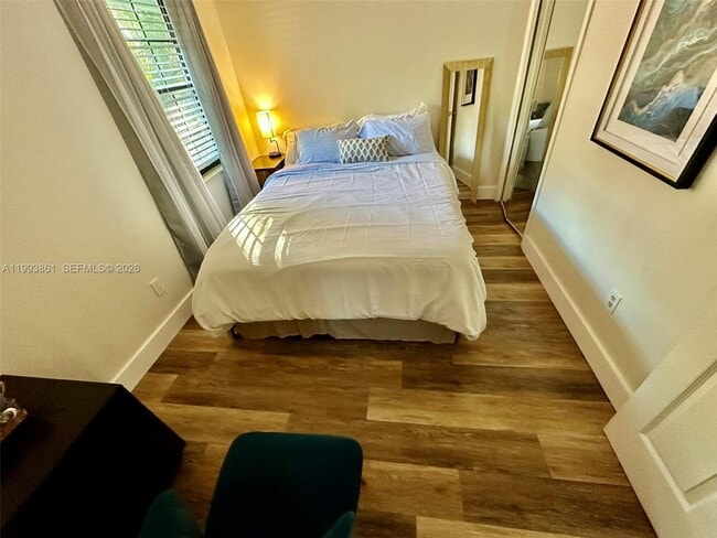 Building Photo - 1710 NE 5th Ct