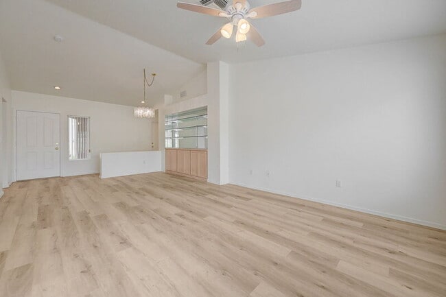 Building Photo - 2613 Breakers Creek Dr