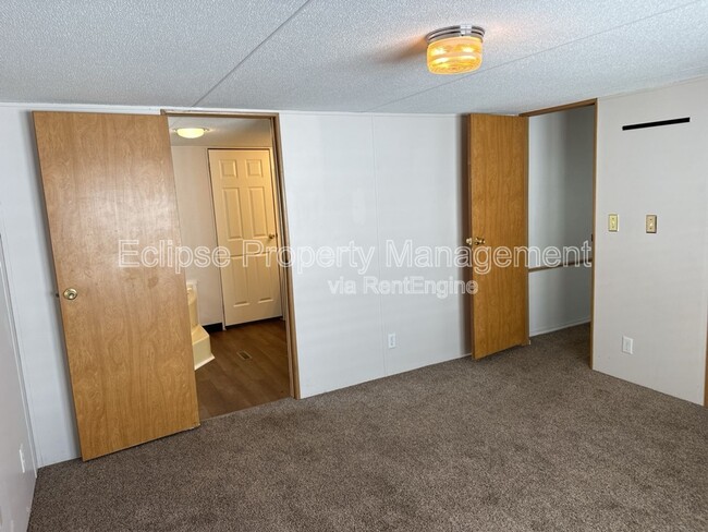 Building Photo - 178 Hollyberry Way