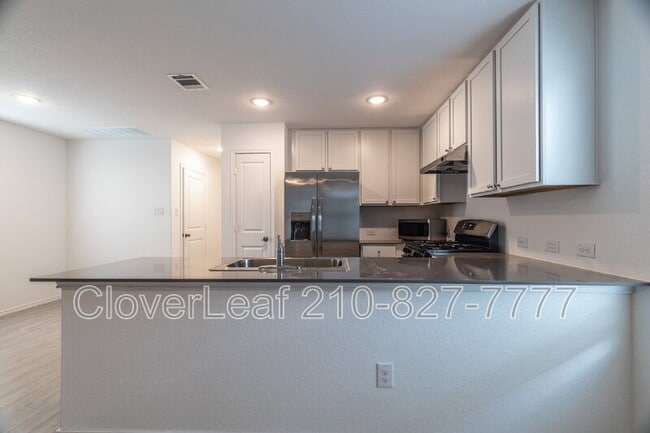 Building Photo - 3833 Millbrook Wy