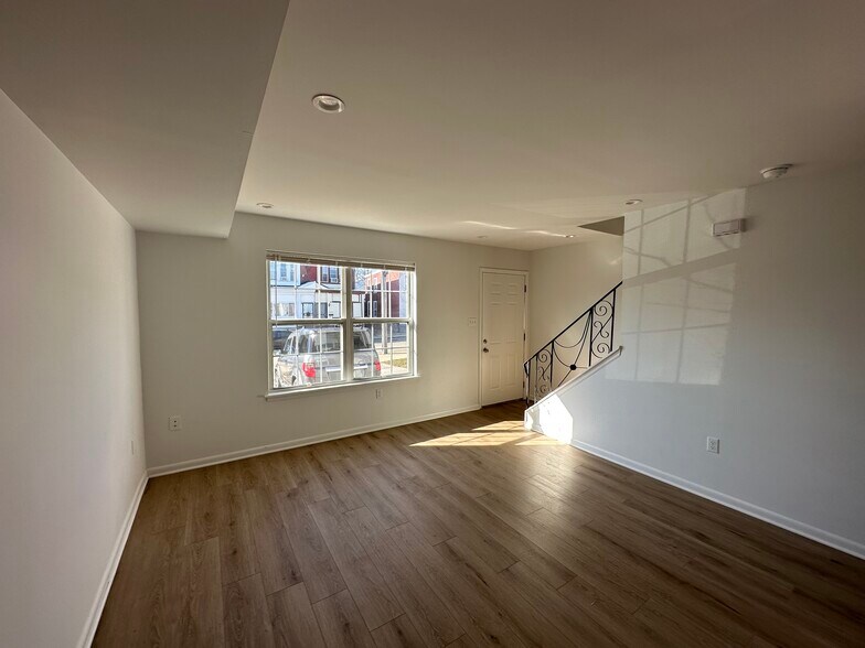 Building Photo - 6655 Musgrave St