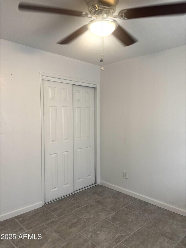 Building Photo - 2135 Hohokam Dr