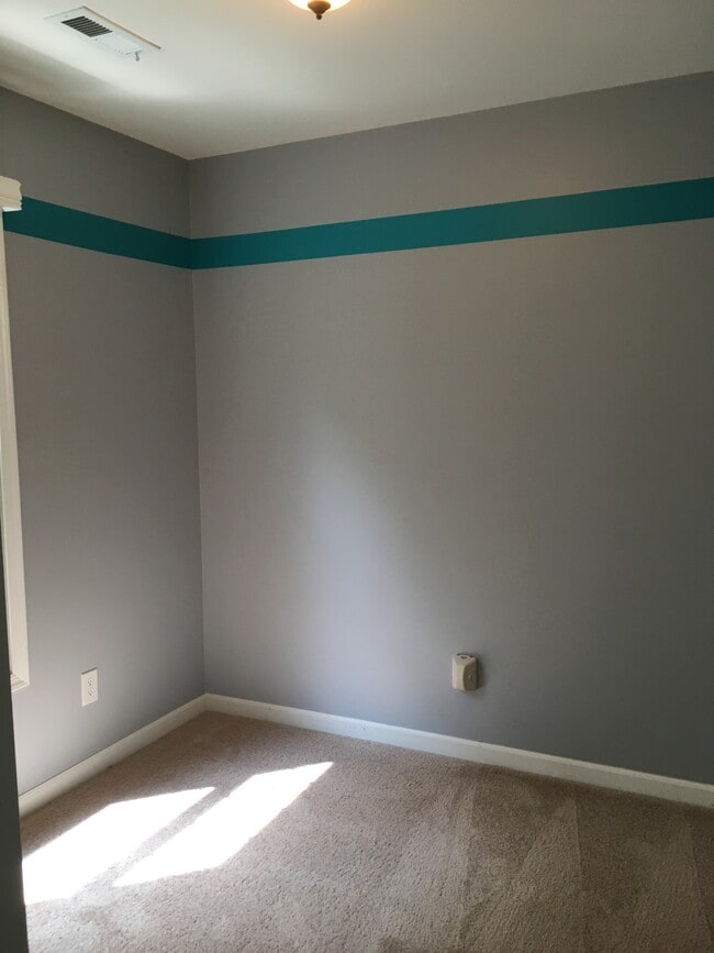 Building Photo - 854 Redwood Trail