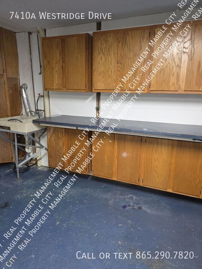 Building Photo - 7410 Westridge Dr