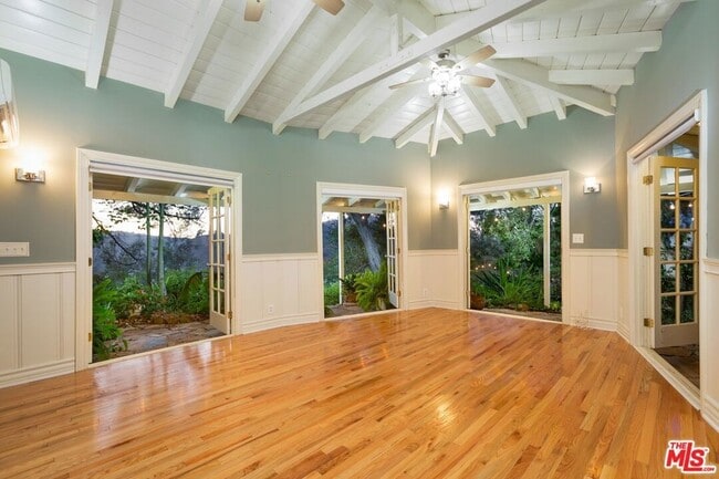 Building Photo - 3231 Coldwater Canyon Ln