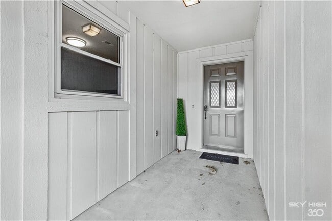 Building Photo - 6 Connie Ln