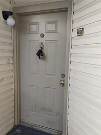 Building Photo - 1924 Lake Atriums Cir