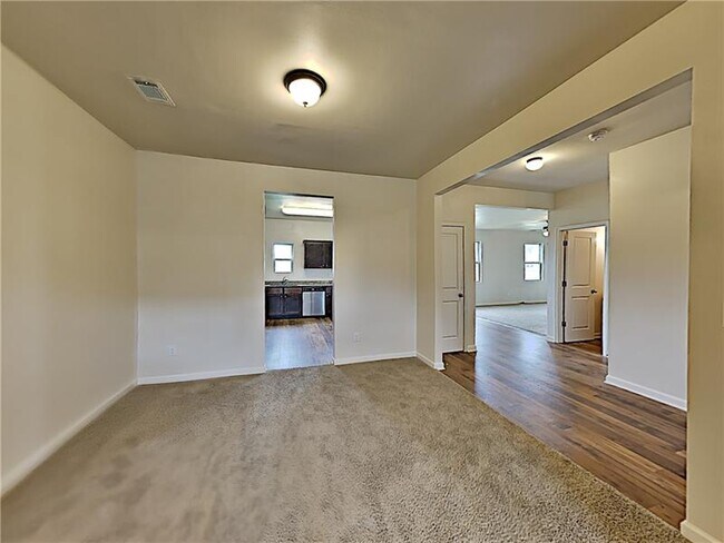 Building Photo - 3032 Avondale Blvd SE