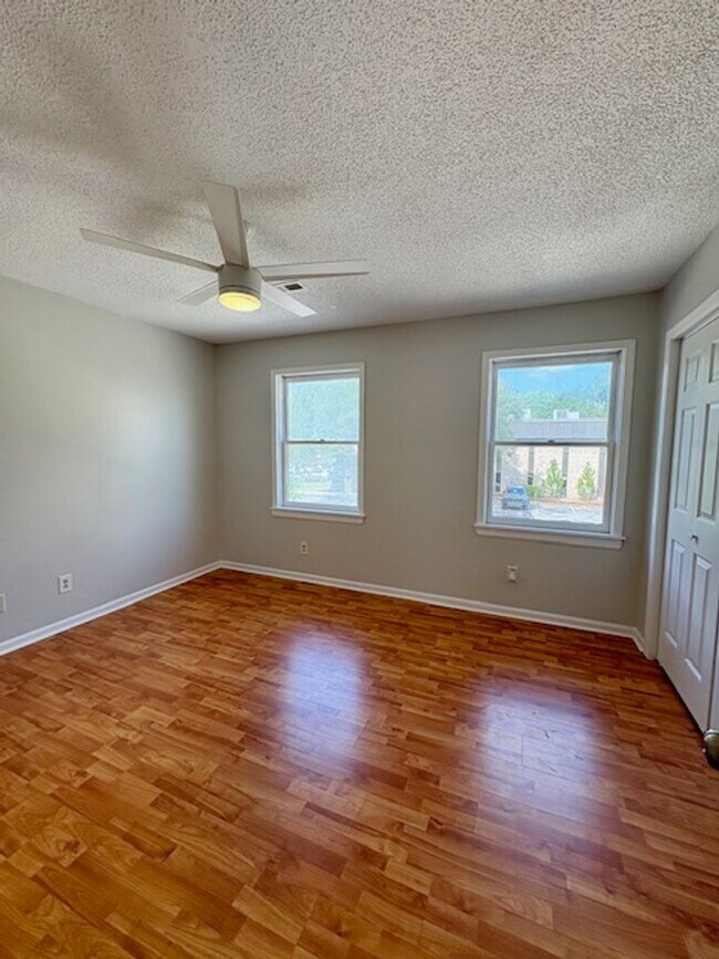 Building Photo - Charming End Unit Two Bedroom Townhome on ...