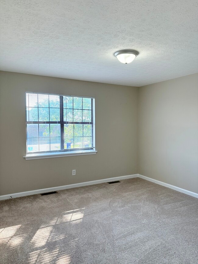 Building Photo - 124 Hillridge Ct