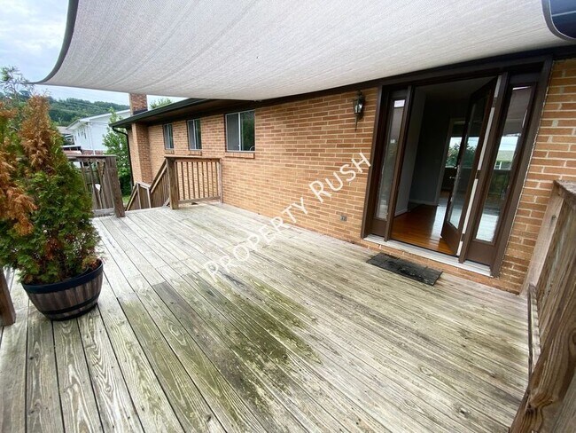 Building Photo - 2307 Arroyo Dr