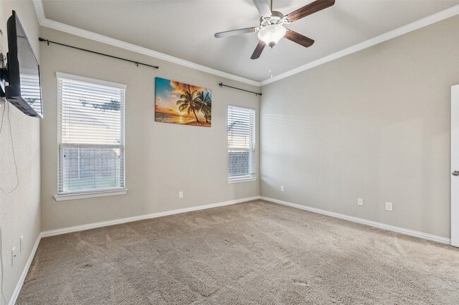 Building Photo - 5001 Bluewater Dr