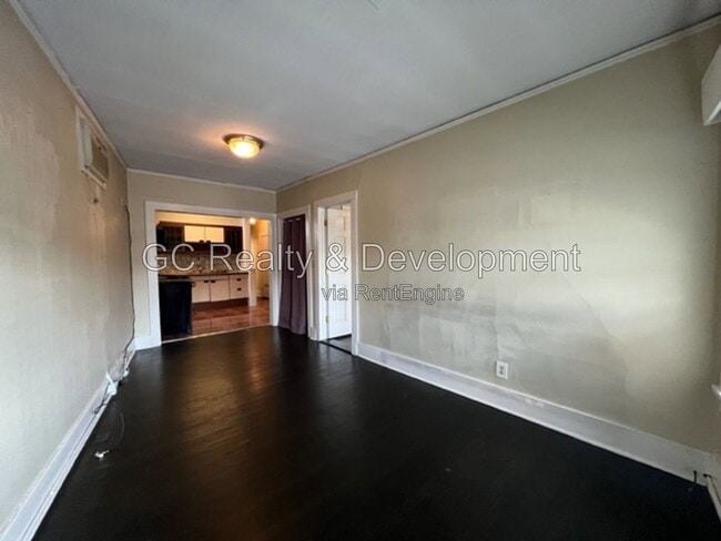 Building Photo - 534 Crescent Blvd