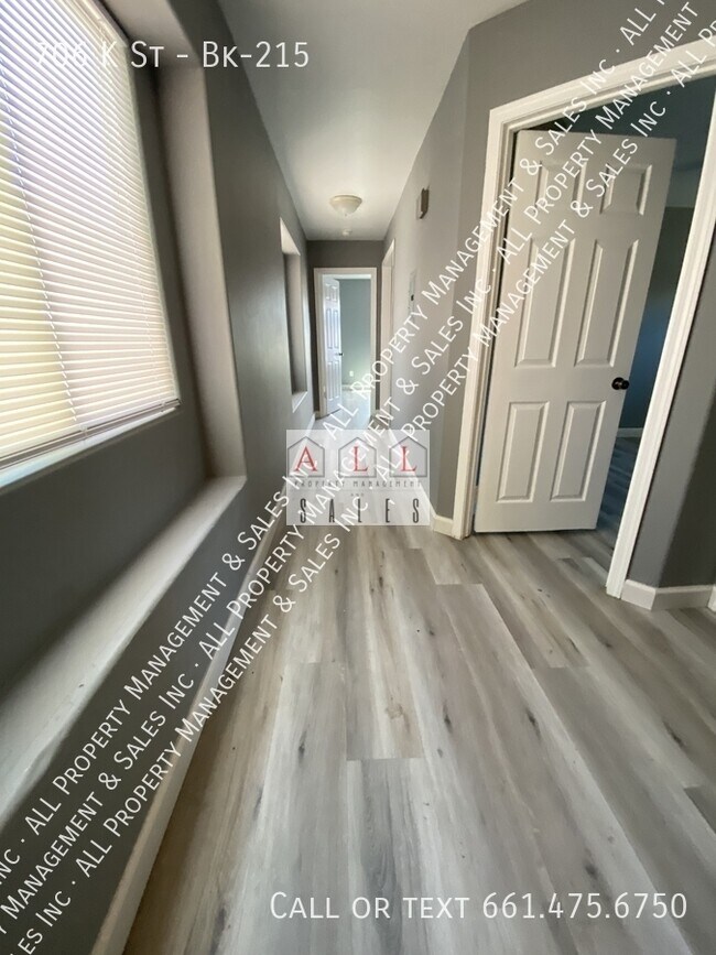 Building Photo - 706 K St