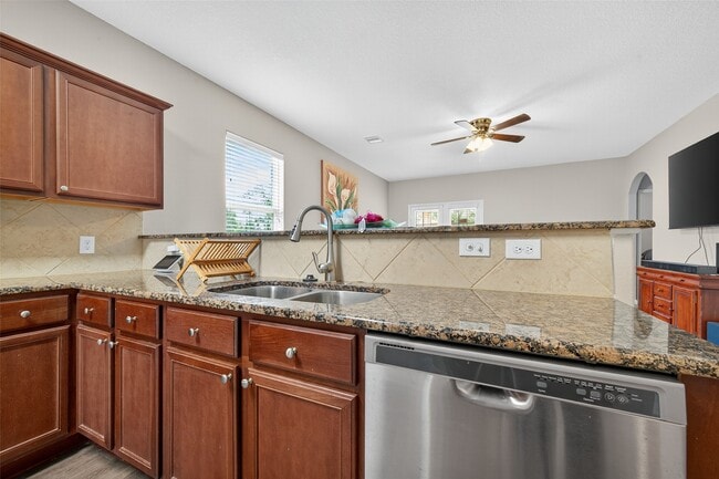 Building Photo - 542 Oporto Path