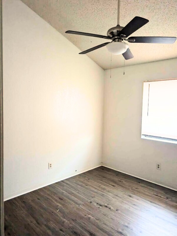 Building Photo - 104 E Truman Ave