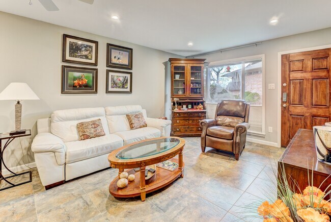 Building Photo - 6480 Bayou Glen Rd