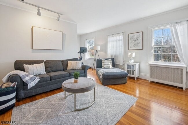 Building Photo - 258 Ridgewood Ave