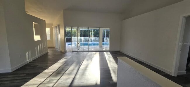 Building Photo - 5329 Kasper St