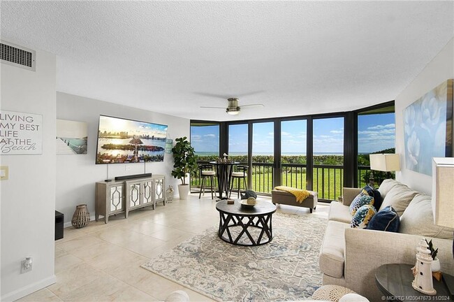 Primary Photo - 9550 S Ocean Dr
